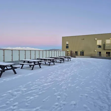 Modern With 2 Bedrooms Apartment *