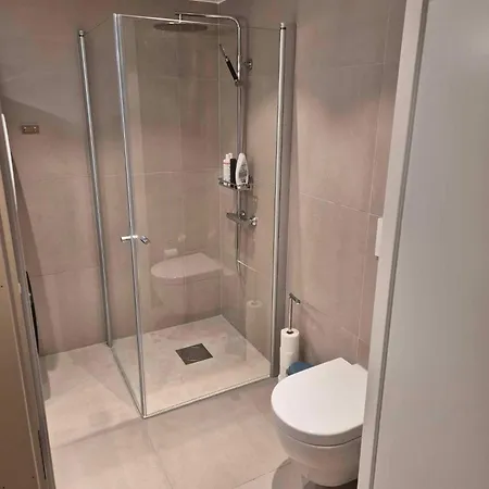 Modern With 2 Bedrooms