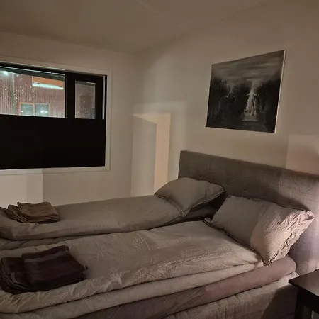 Modern With 2 Bedrooms *