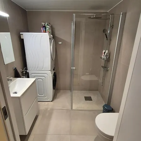 アパート Modern With 2 Bedrooms