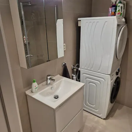 Modern With 2 Bedrooms