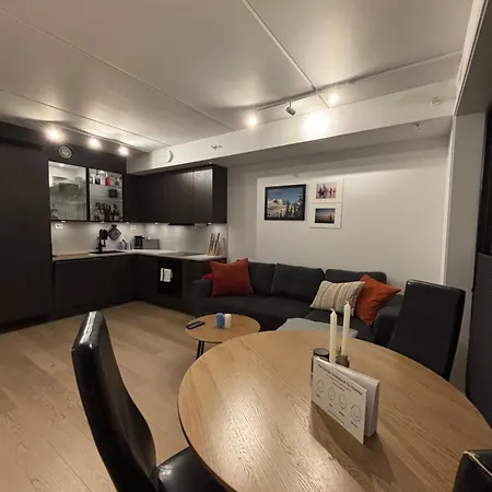 アパート Modern With 2 Bedrooms