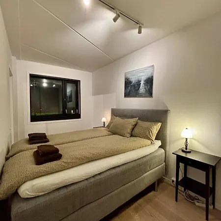 Modern With 2 Bedrooms トロムソ