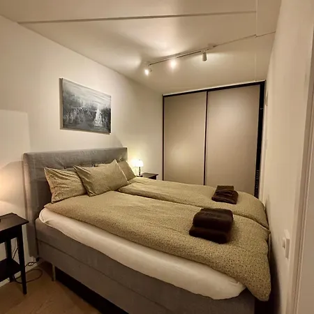Modern With 2 Bedrooms アパート