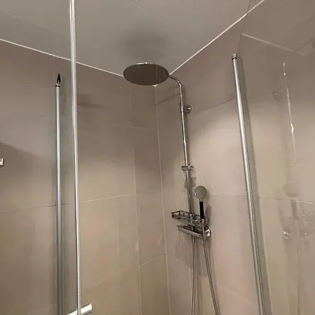 Modern With 2 Bedrooms
